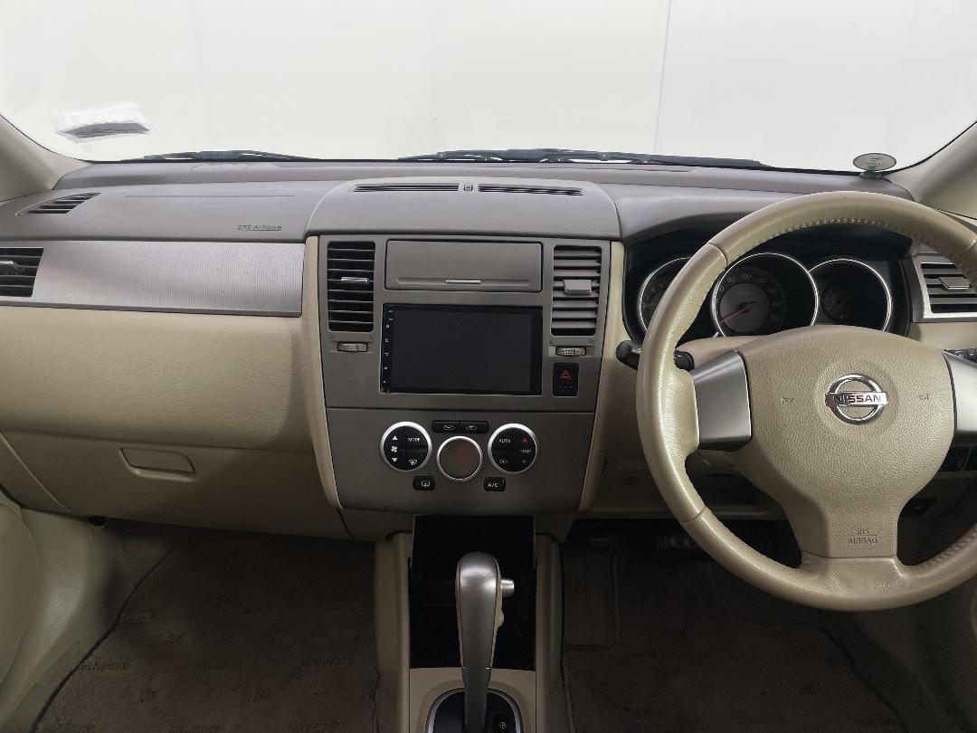 Photo '17' of Nissan Tiida Photo '17' of Nissan Tiida