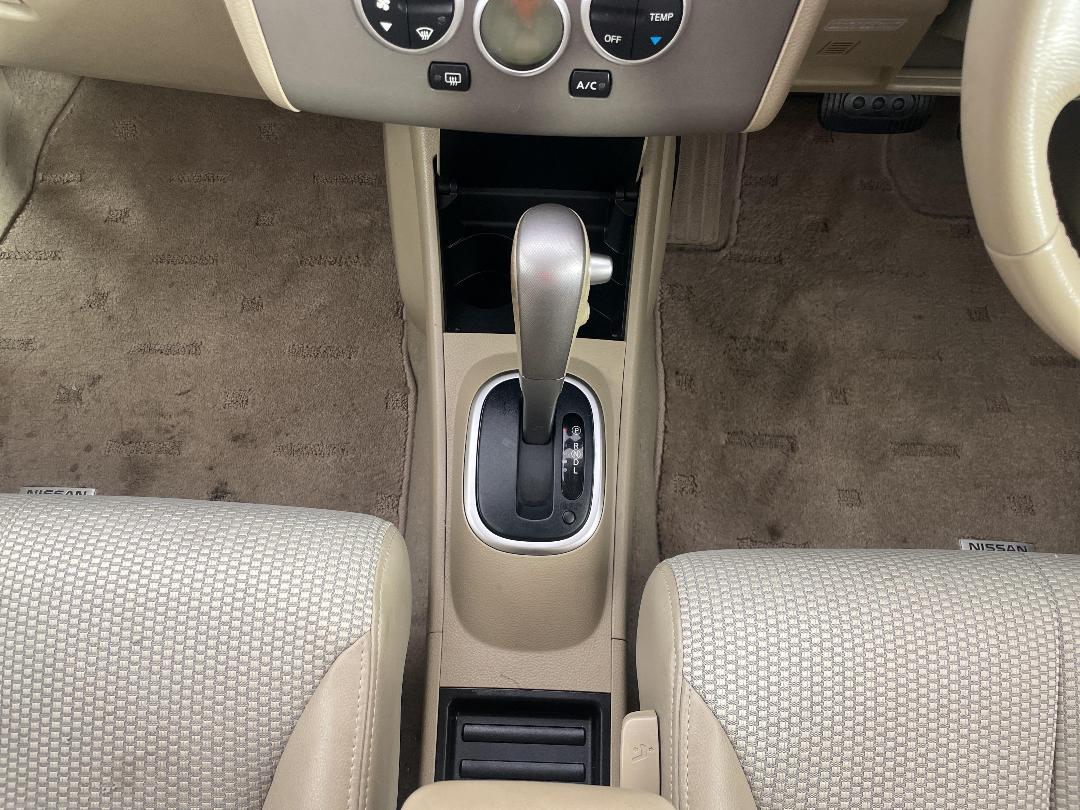 Photo '18' of Nissan Tiida Photo '18' of Nissan Tiida