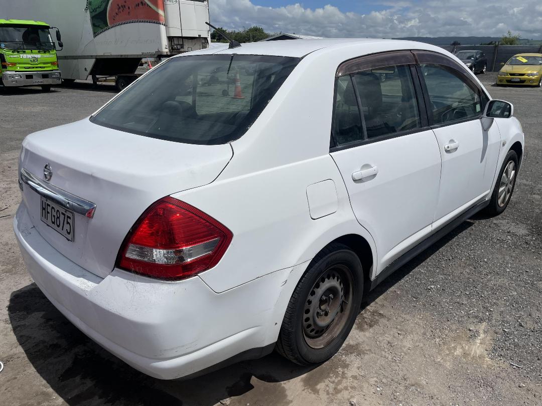 Photo '10' of Nissan Tiida Latio Photo '10' of Nissan Tiida Latio