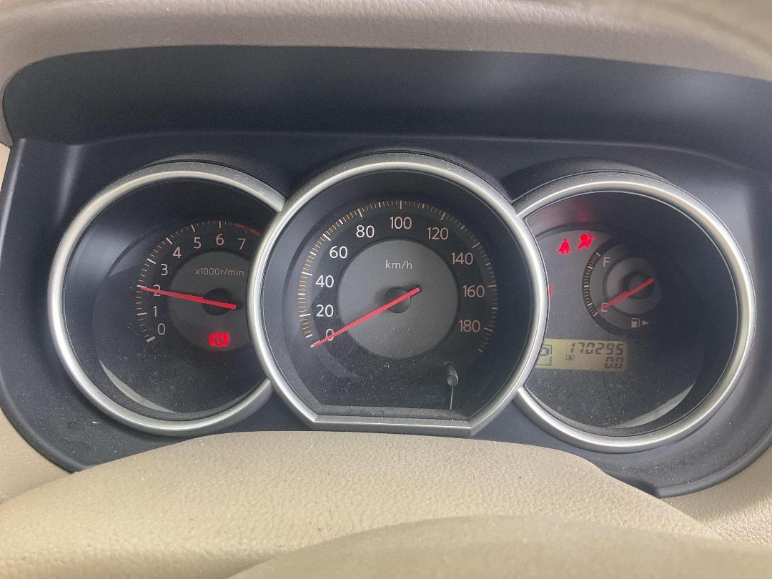 Photo '21' of Nissan Tiida Photo '21' of Nissan Tiida