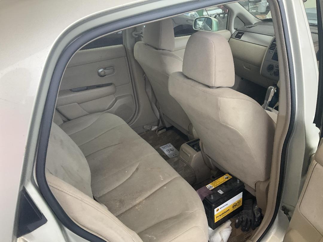 Photo '24' of Nissan Tiida Photo '24' of Nissan Tiida