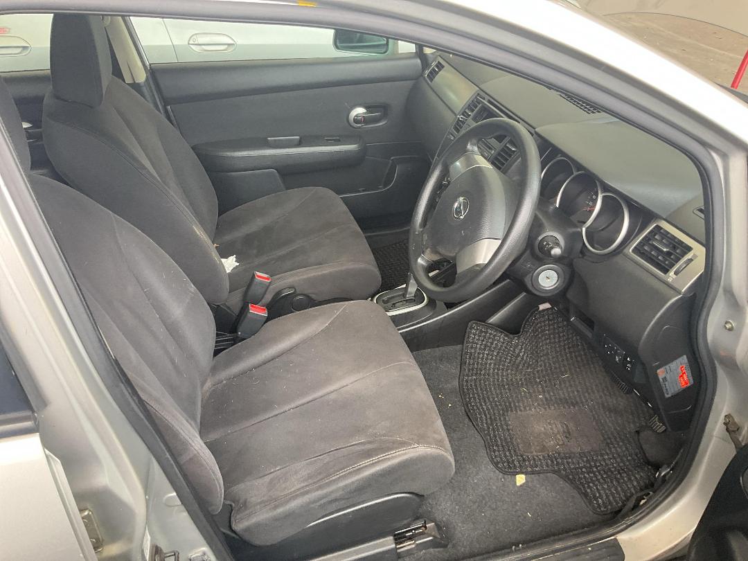 Photo '22' of Nissan Tiida