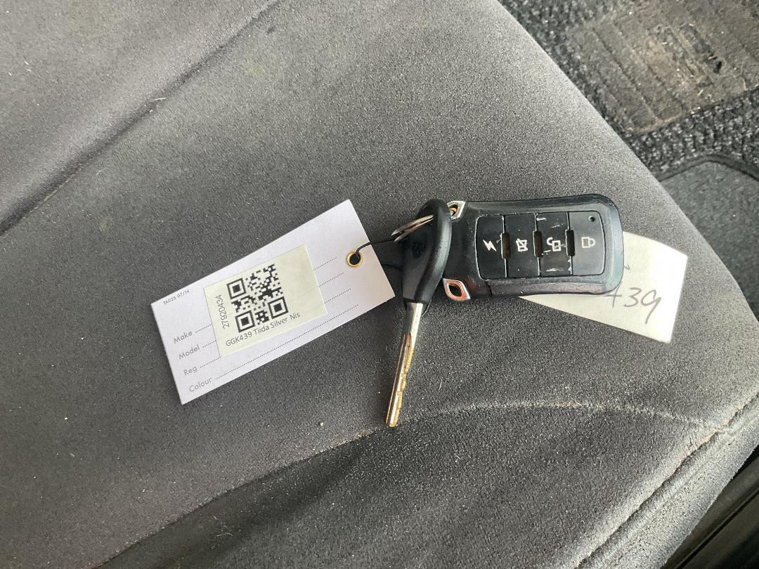 Photo '21' of Nissan Tiida