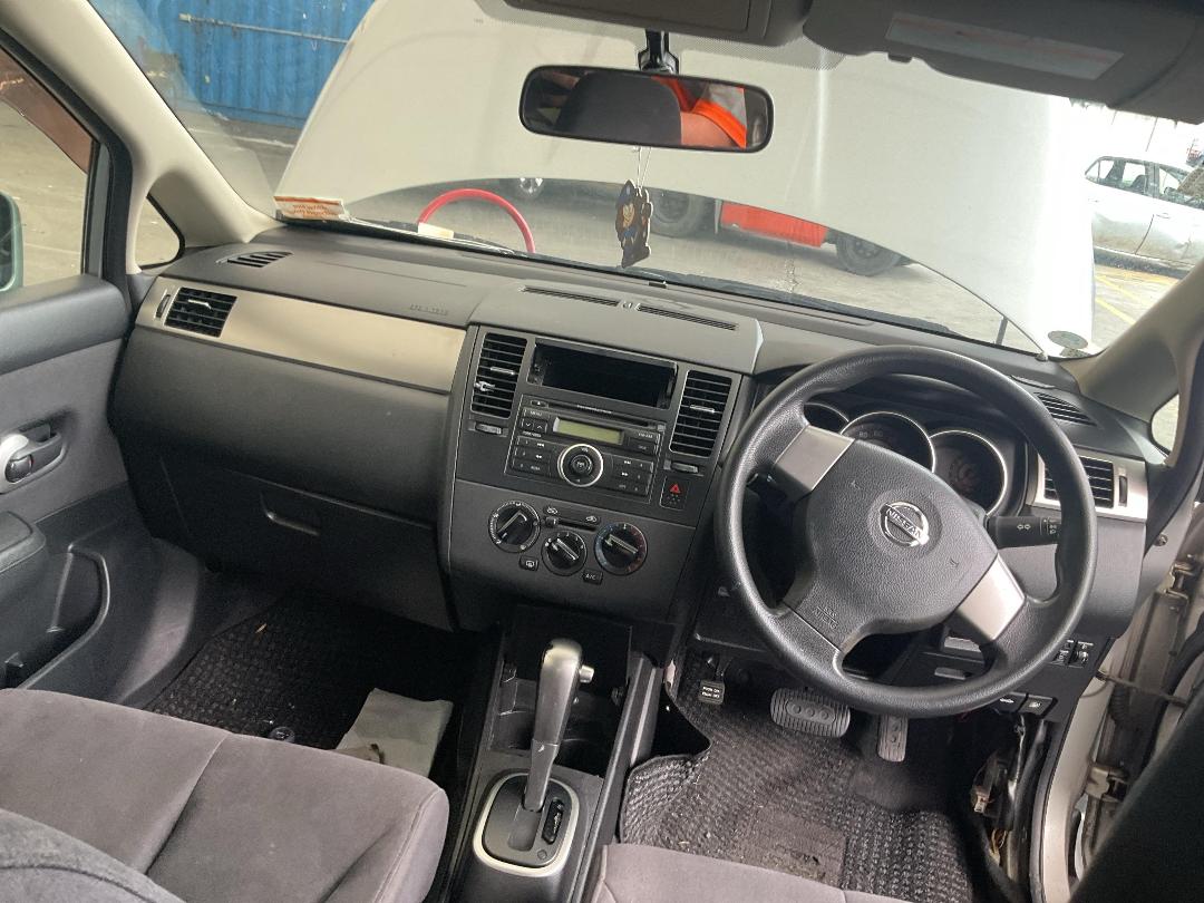 Photo '24' of Nissan Tiida