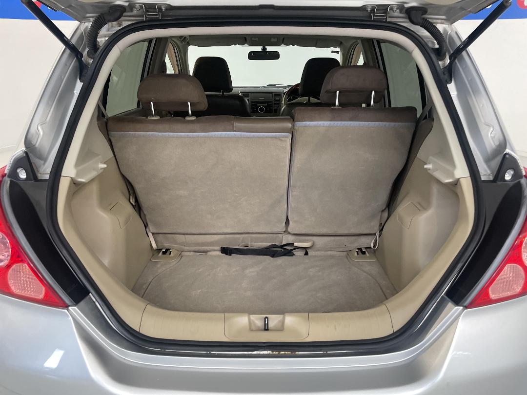 Photo '14' of Nissan Tiida