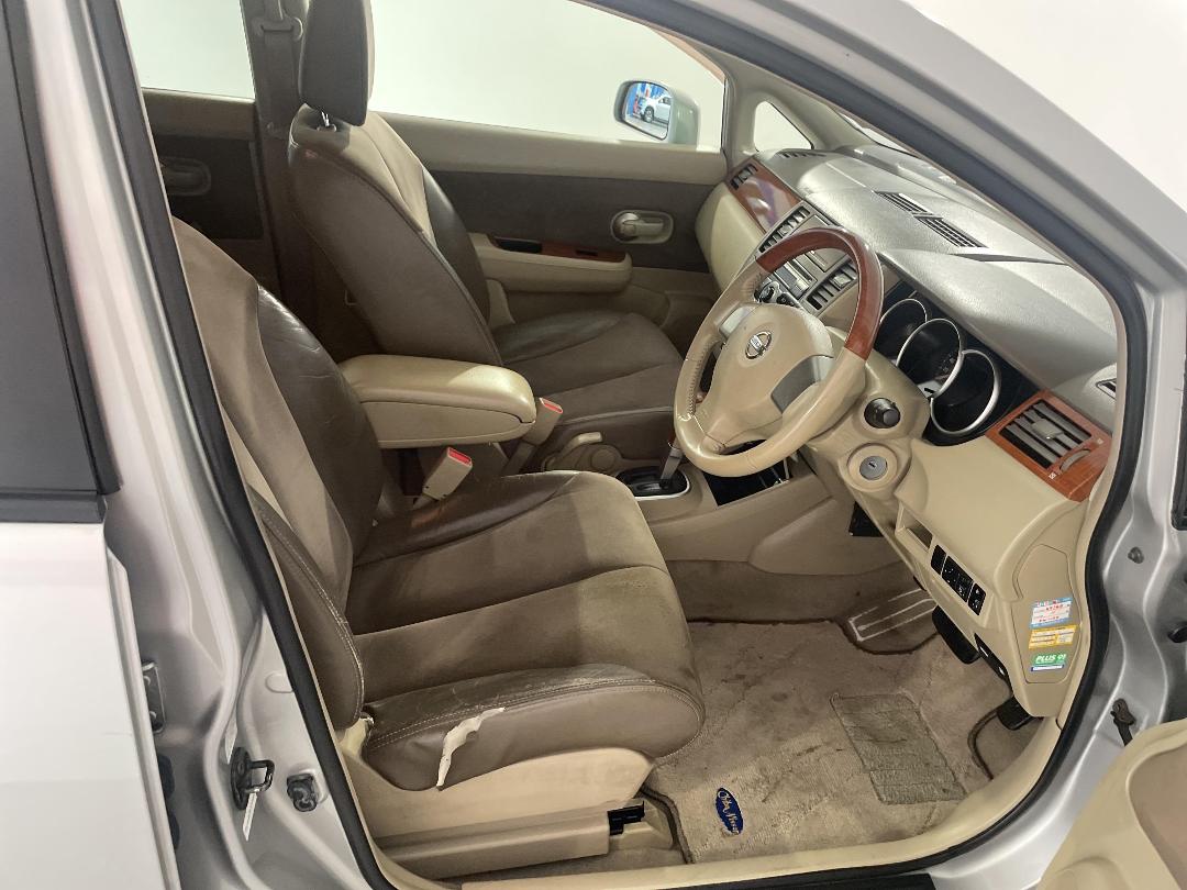 Photo '16' of Nissan Tiida