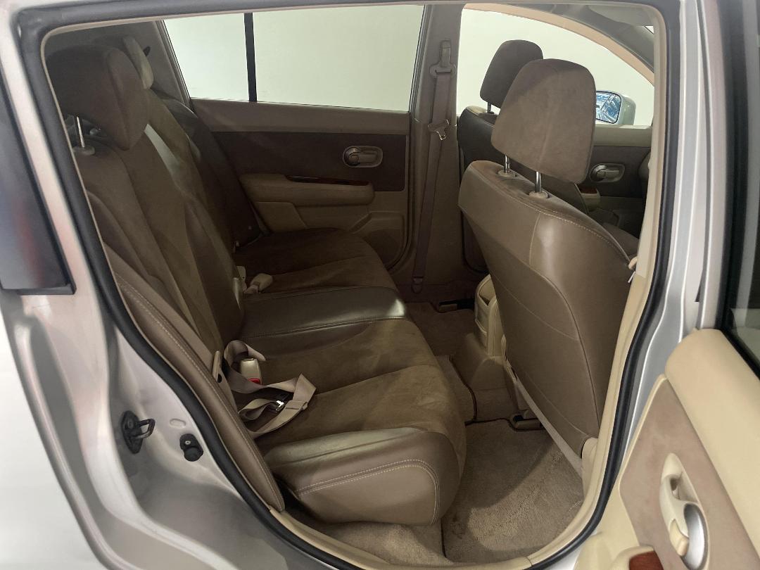 Photo '20' of Nissan Tiida