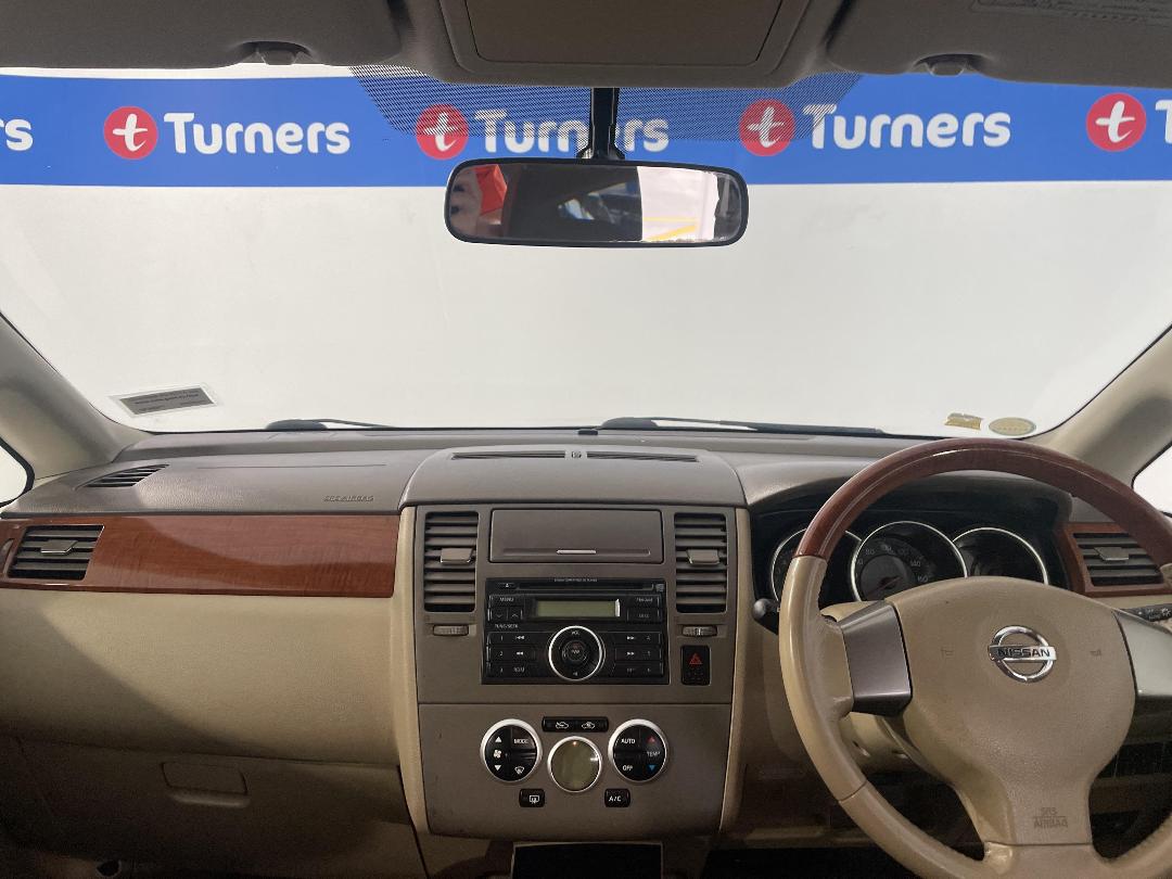 Photo '17' of Nissan Tiida