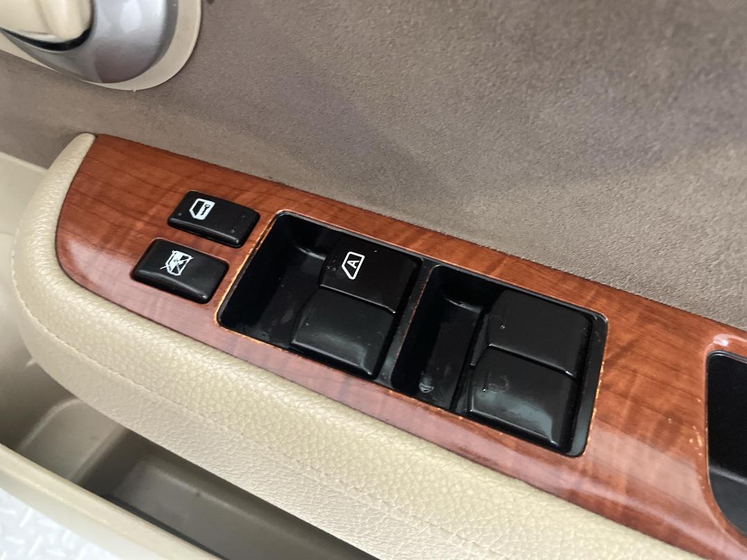 Photo '24' of Nissan Tiida