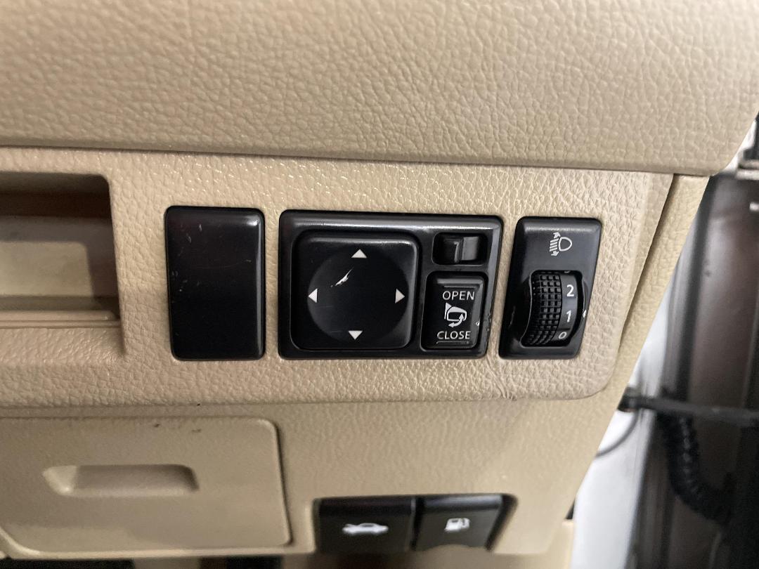 Photo '25' of Nissan Tiida