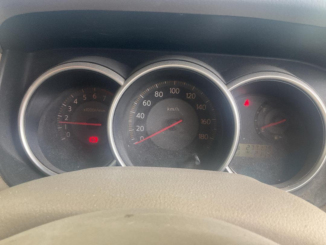 Photo '9' of Nissan Tiida Photo '9' of Nissan Tiida