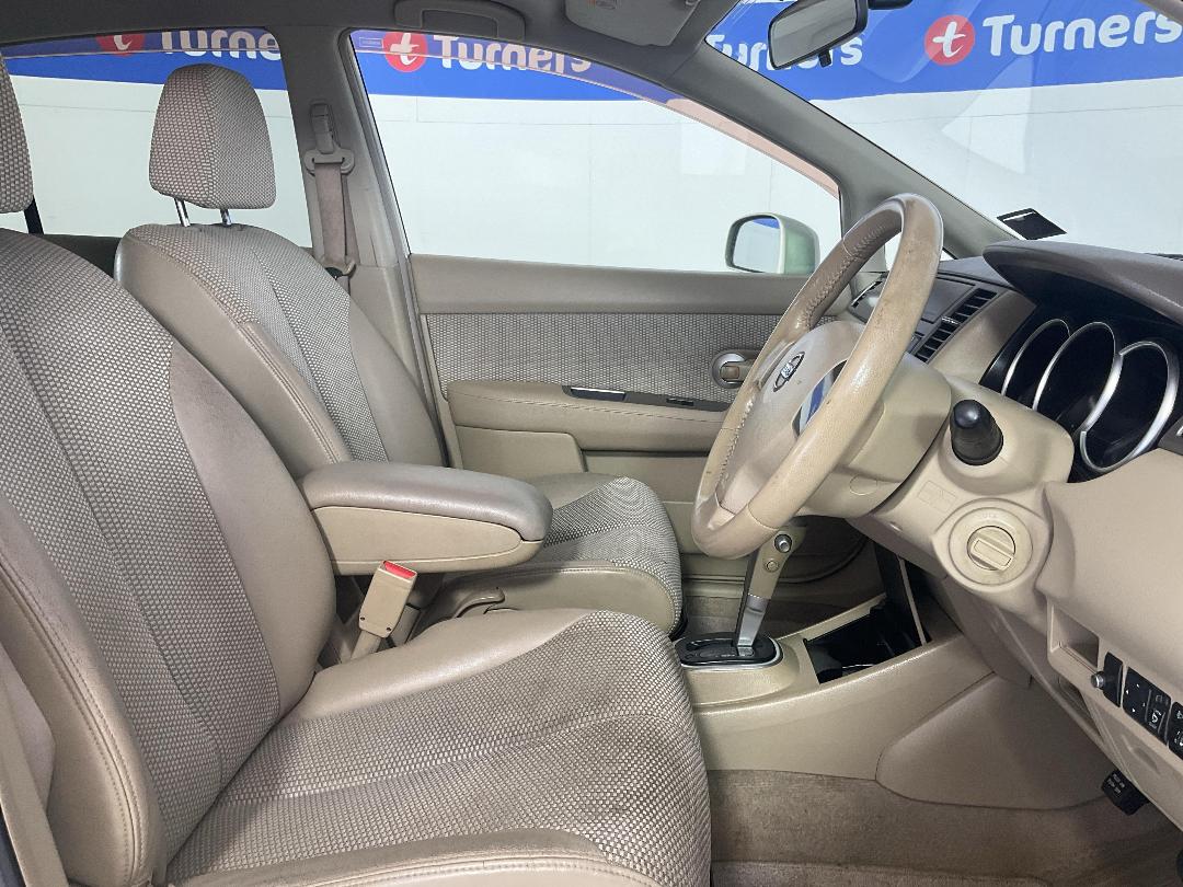 Photo '16' of Nissan Tiida Photo '16' of Nissan Tiida