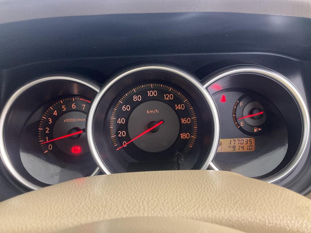 Photo '21' of Nissan Tiida Photo '21' of Nissan Tiida