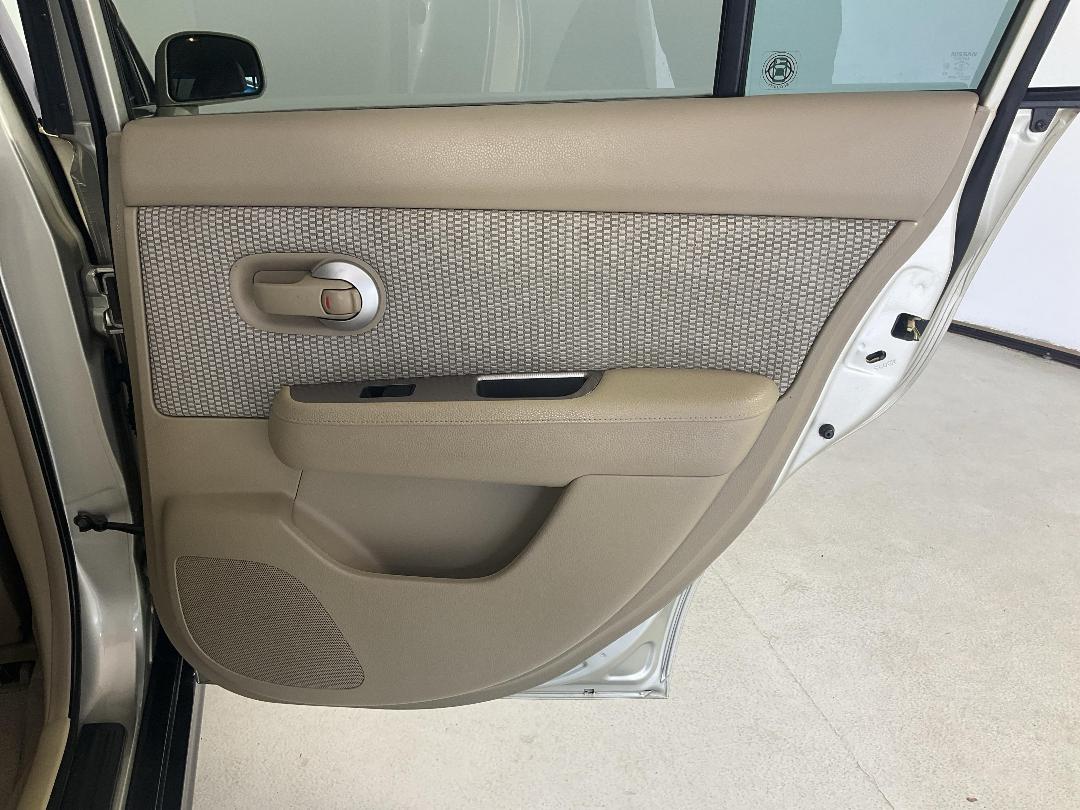 Photo '19' of Nissan Tiida Photo '19' of Nissan Tiida