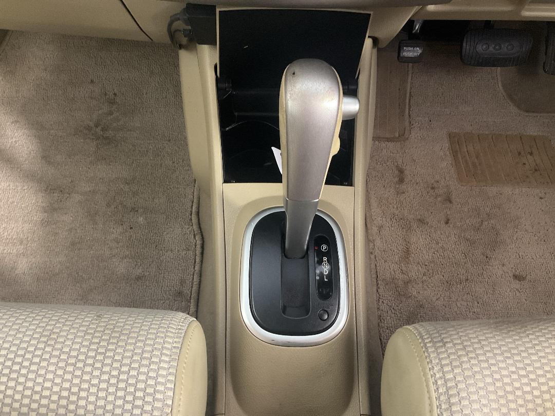 Photo '18' of Nissan Tiida Photo '18' of Nissan Tiida