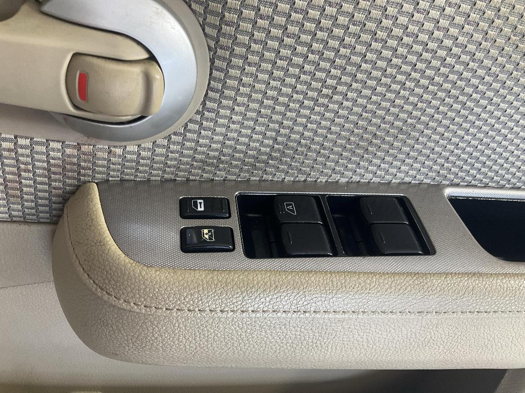 Photo '28' of Nissan Tiida Photo '28' of Nissan Tiida