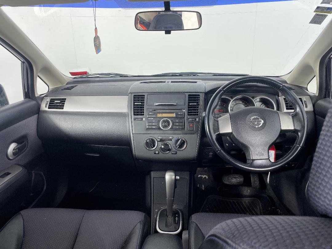 Photo '17' of Nissan Tiida Photo '17' of Nissan Tiida