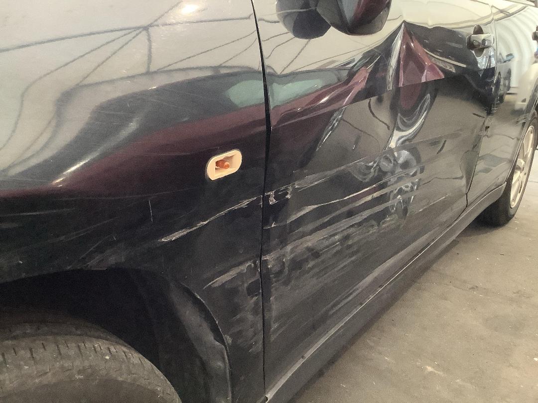 Photo '2' of Nissan Tiida