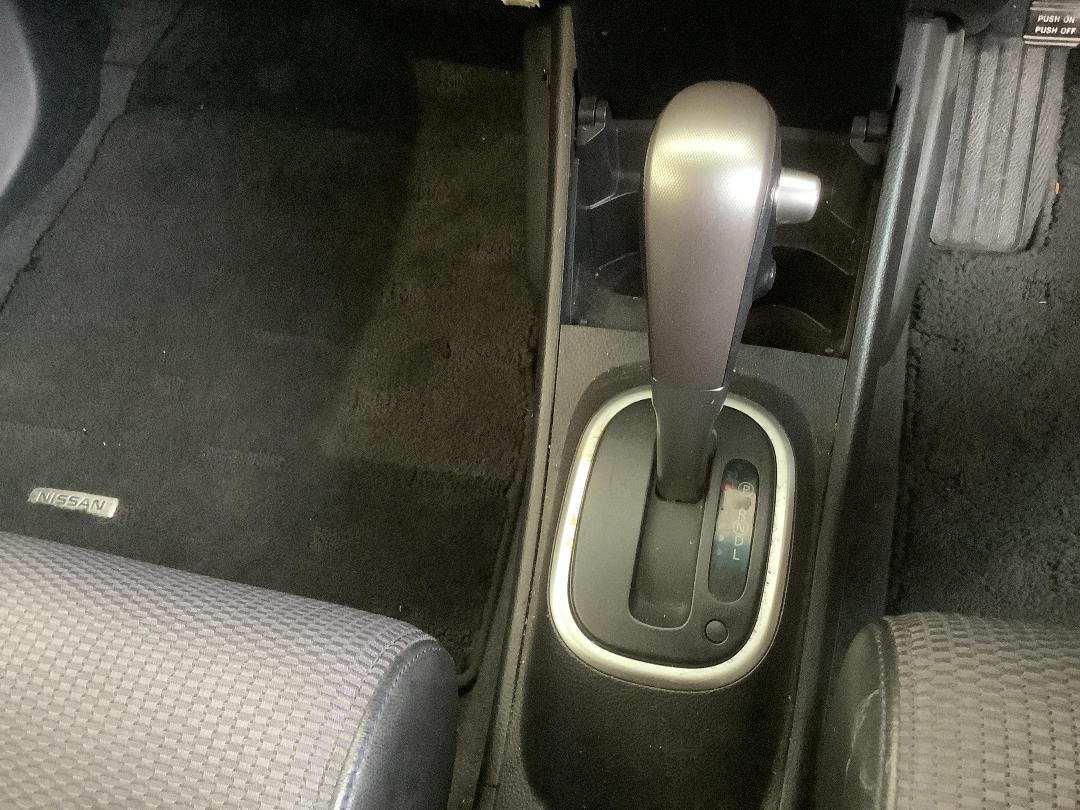 Photo '17' of Nissan Tiida