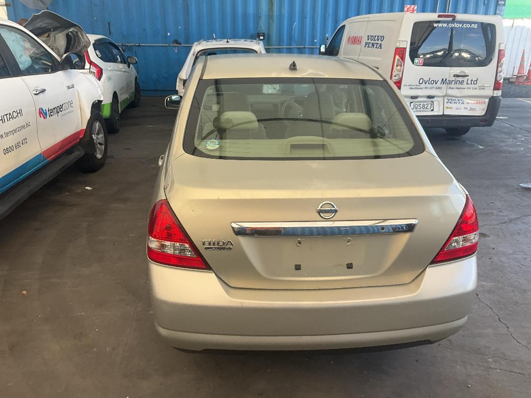 Photo '13' of Nissan Tiida Latio Photo '13' of Nissan Tiida Latio