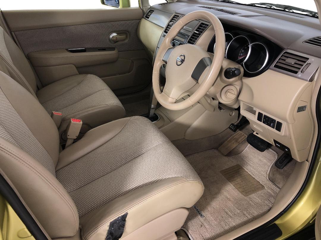 Photo '16' of Nissan Tiida