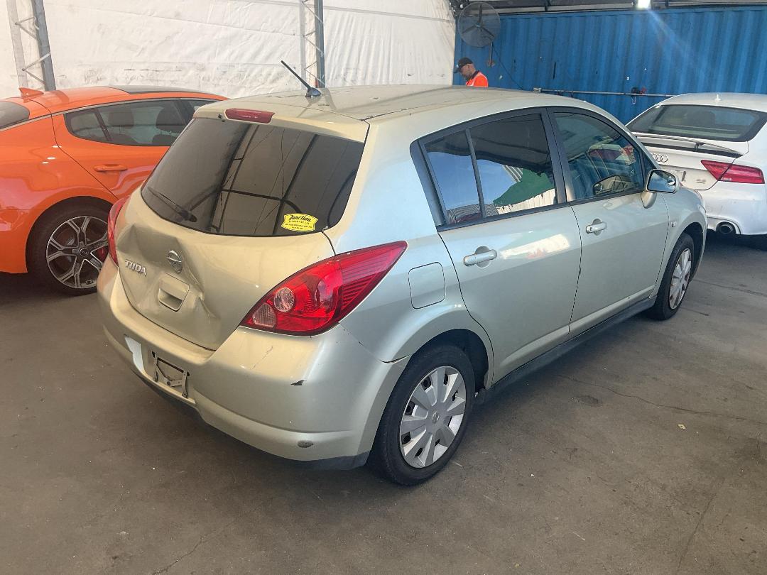 Photo '11' of Nissan Tiida