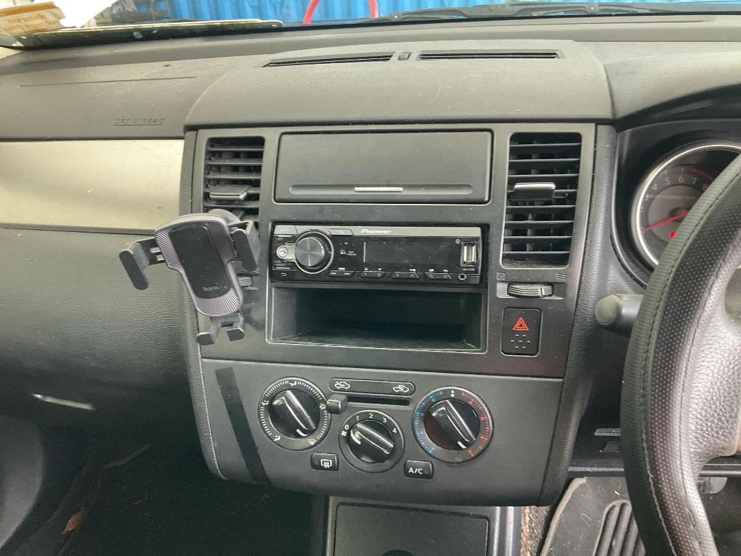 Photo '25' of Nissan Tiida Latio