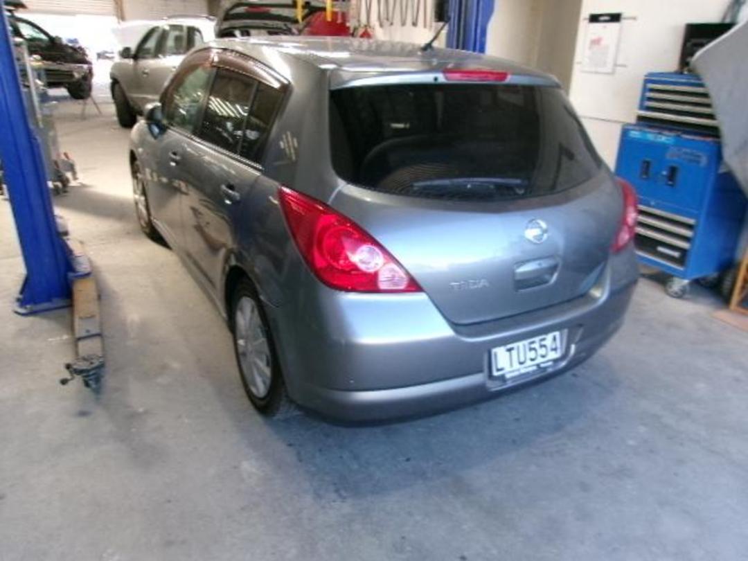 Photo '2' of Nissan Tiida