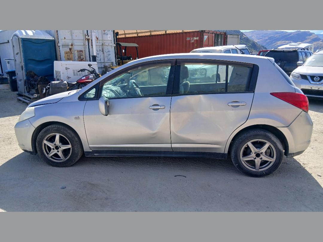 Photo '2' of Nissan Tiida