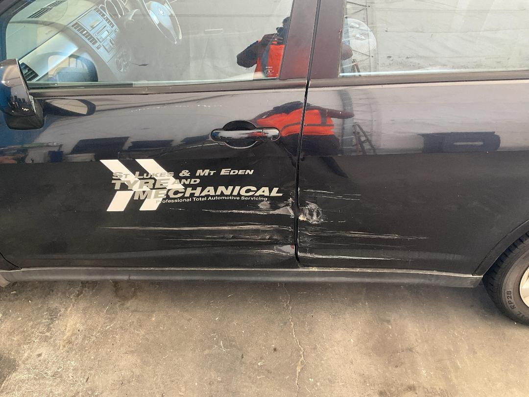 Photo '10' of Nissan Tiida TI