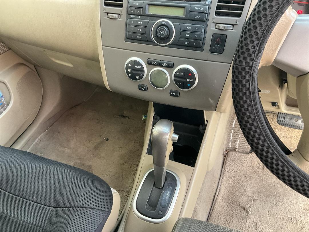 Photo '19' of Nissan Tiida