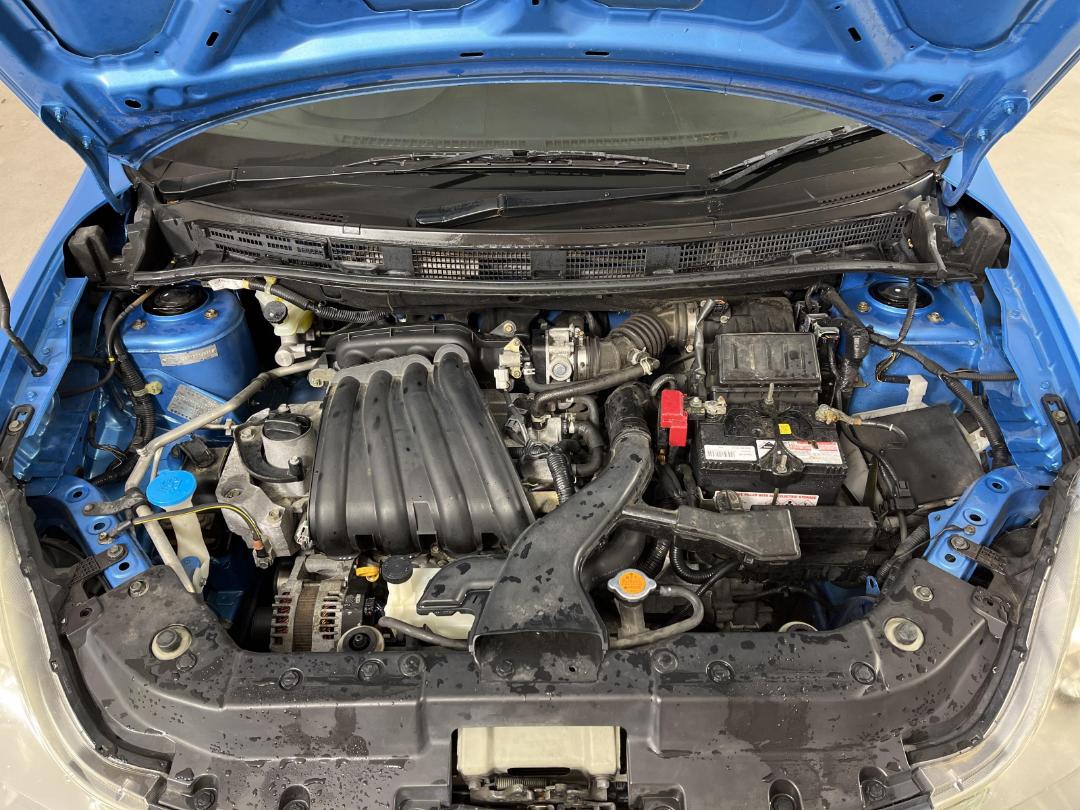 Photo '13' of Nissan Wingroad Photo '13' of Nissan Wingroad