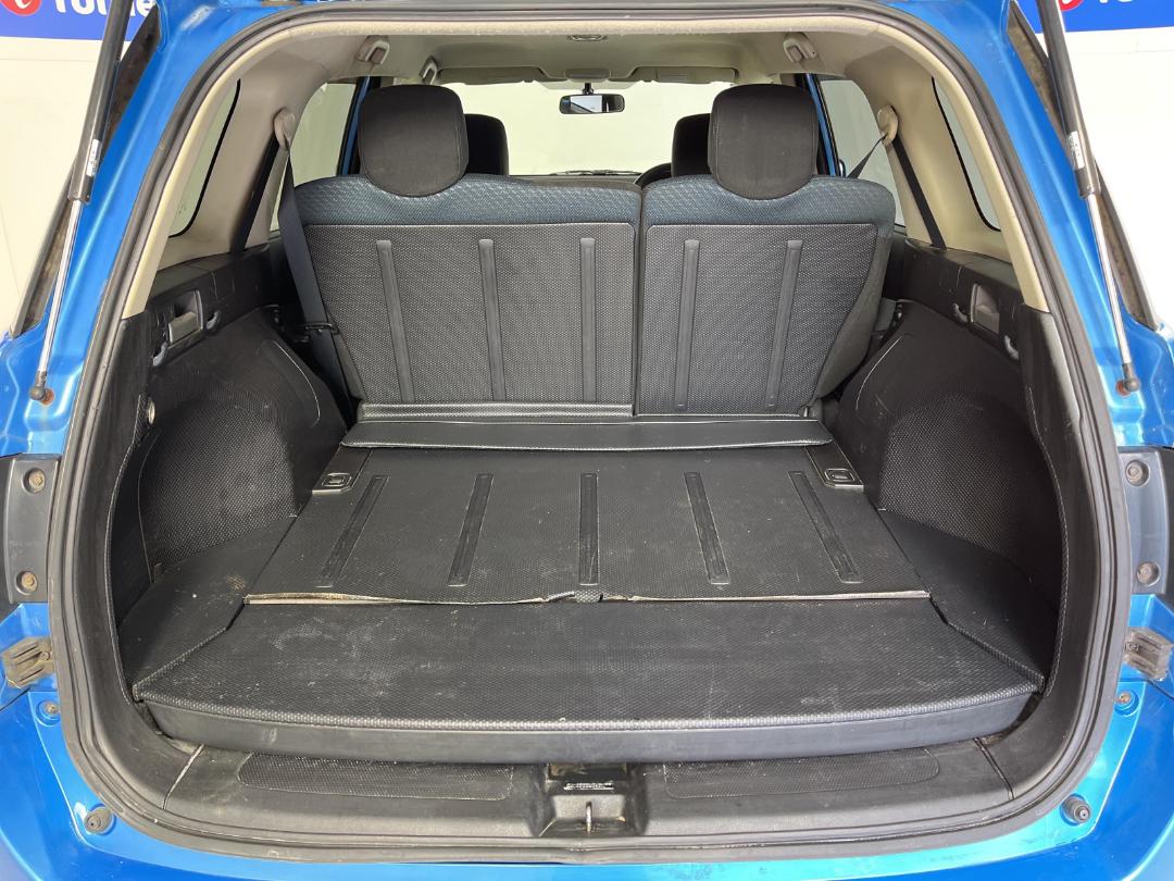 Photo '14' of Nissan Wingroad Photo '14' of Nissan Wingroad