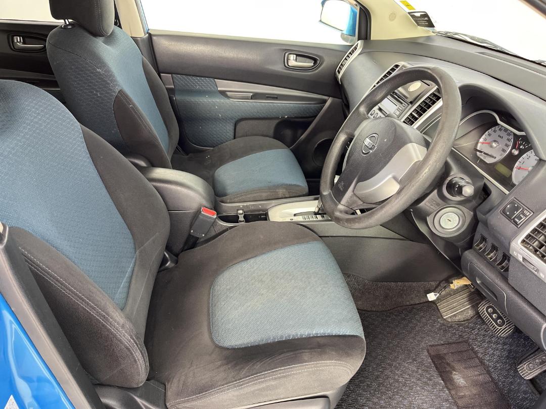 Photo '16' of Nissan Wingroad Photo '16' of Nissan Wingroad