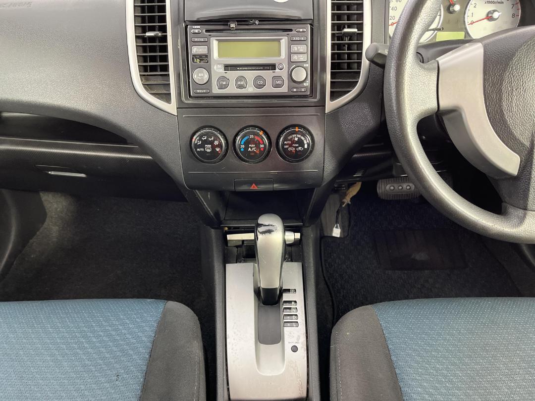 Photo '18' of Nissan Wingroad Photo '18' of Nissan Wingroad