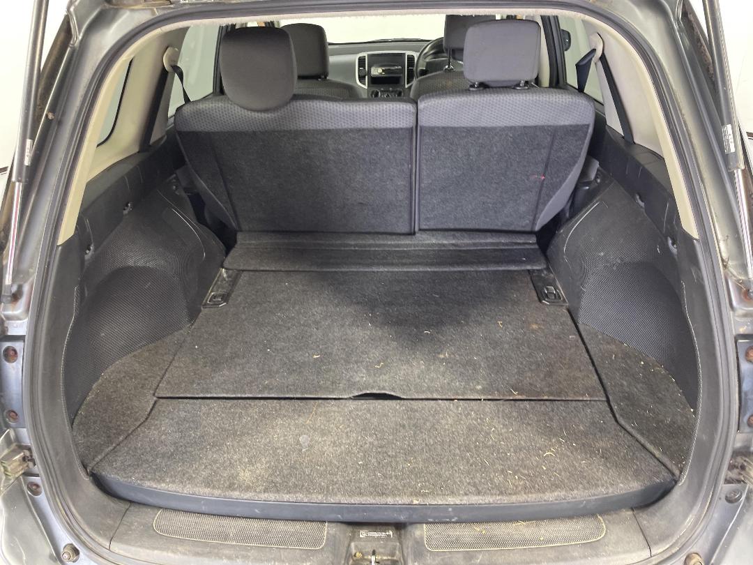 Photo '12' of Nissan Wingroad