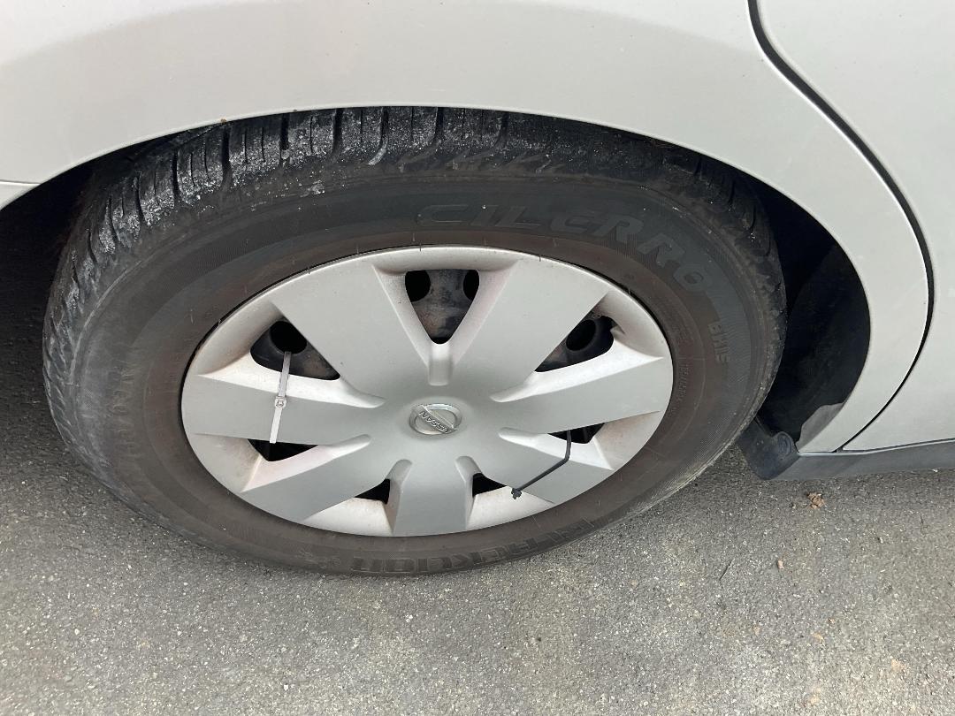 Photo '5' of Nissan Wingroad Photo '5' of Nissan Wingroad