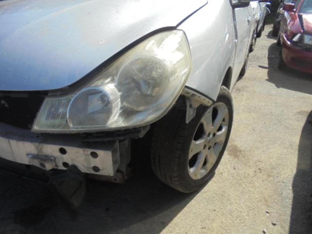 Photo '17' of Nissan Wingroad Photo '17' of Nissan Wingroad