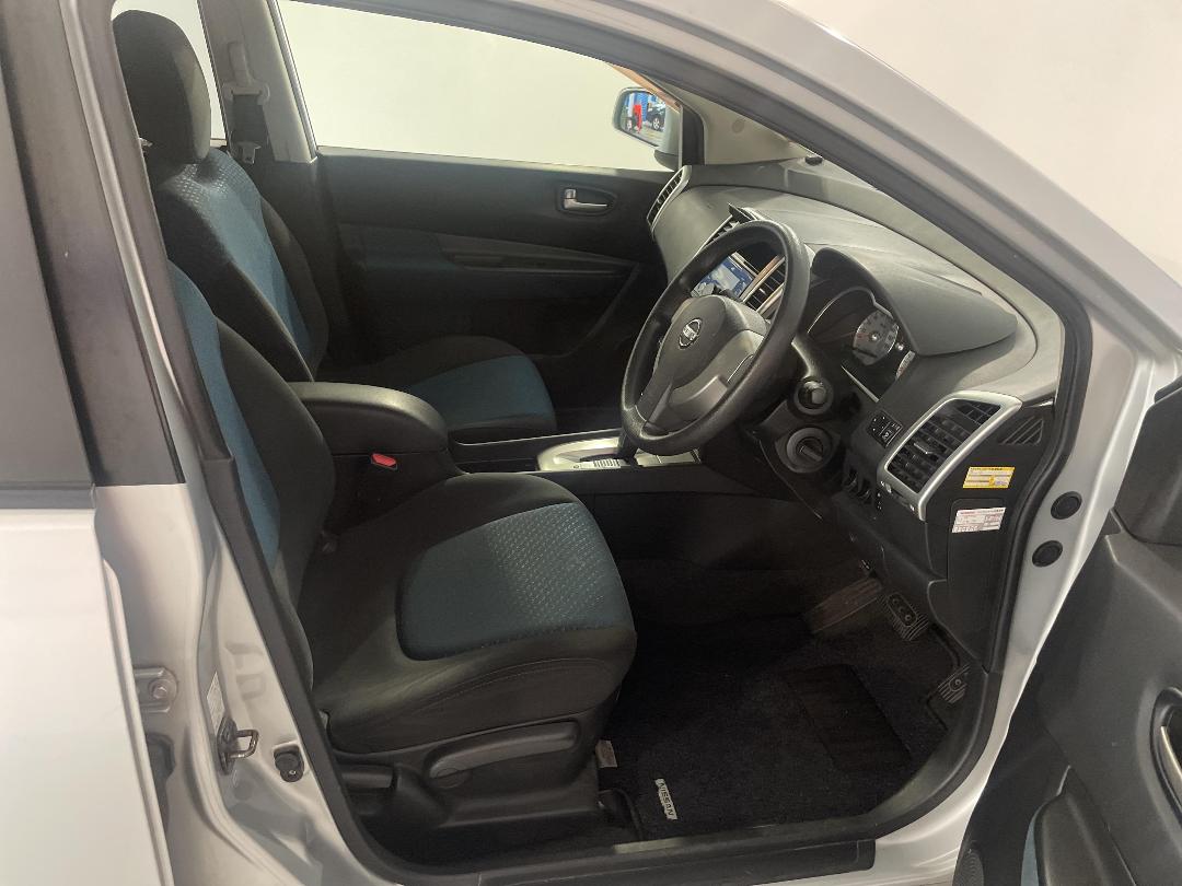 Photo '16' of Nissan Wingroad