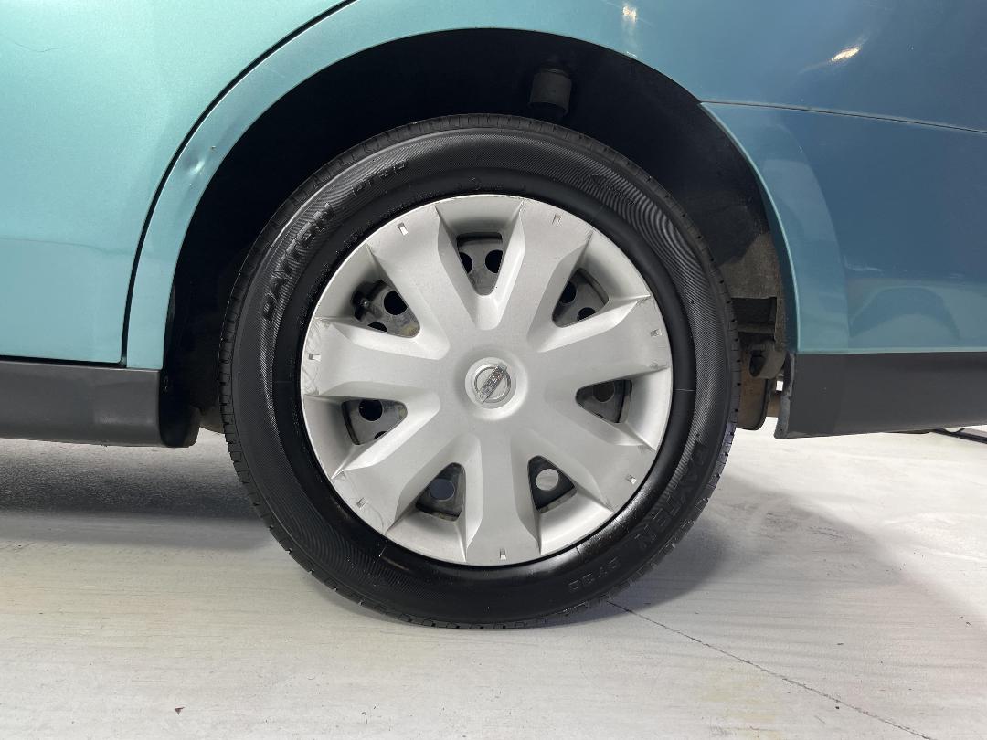 Photo '11' of Nissan Wingroad Photo '11' of Nissan Wingroad