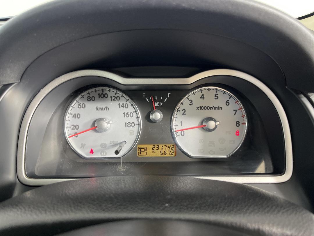 Photo '21' of Nissan Wingroad Photo '21' of Nissan Wingroad