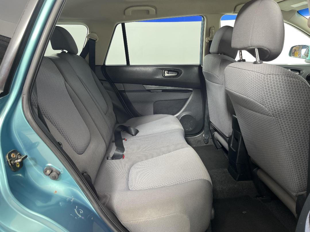 Photo '20' of Nissan Wingroad Photo '20' of Nissan Wingroad