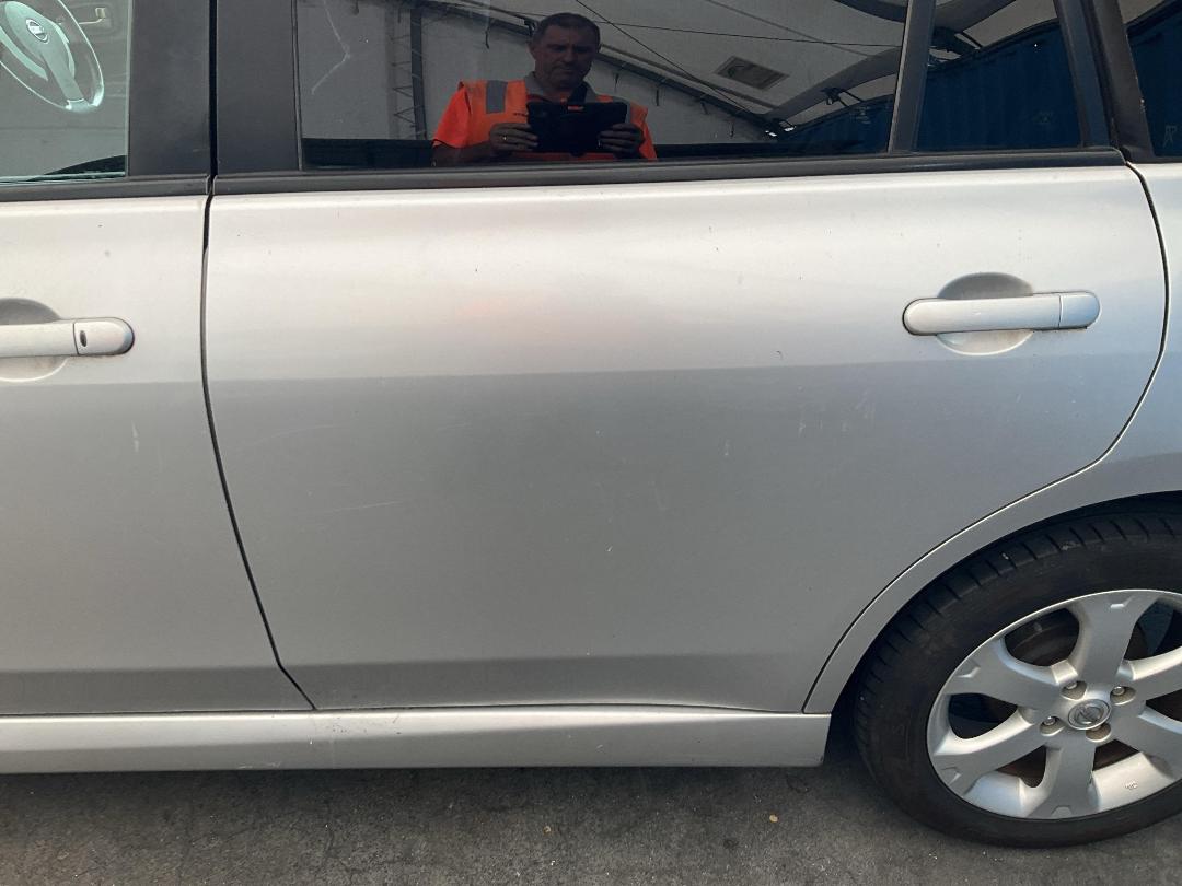 Photo '11' of Nissan Wingroad Photo '11' of Nissan Wingroad