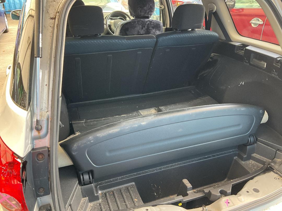 Photo '18' of Nissan Wingroad Photo '18' of Nissan Wingroad