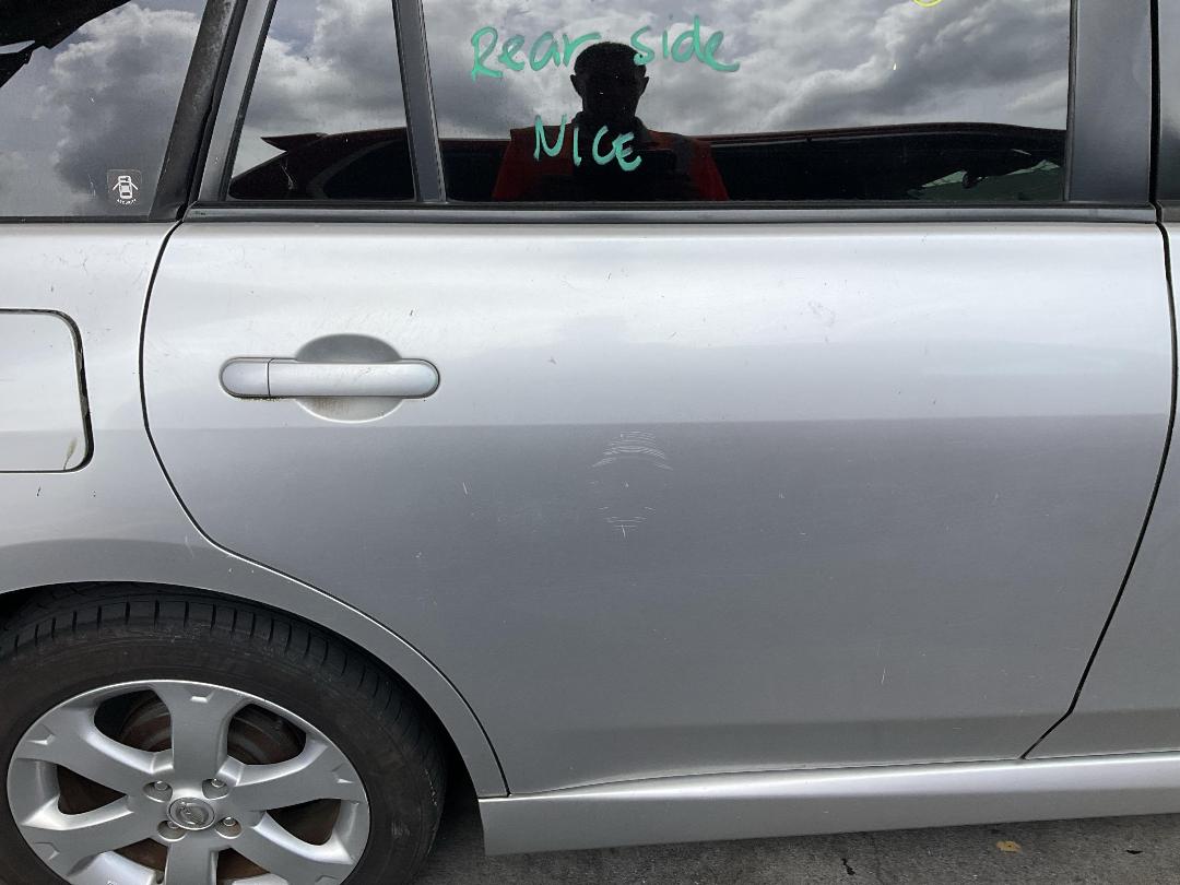 Photo '24' of Nissan Wingroad Photo '24' of Nissan Wingroad