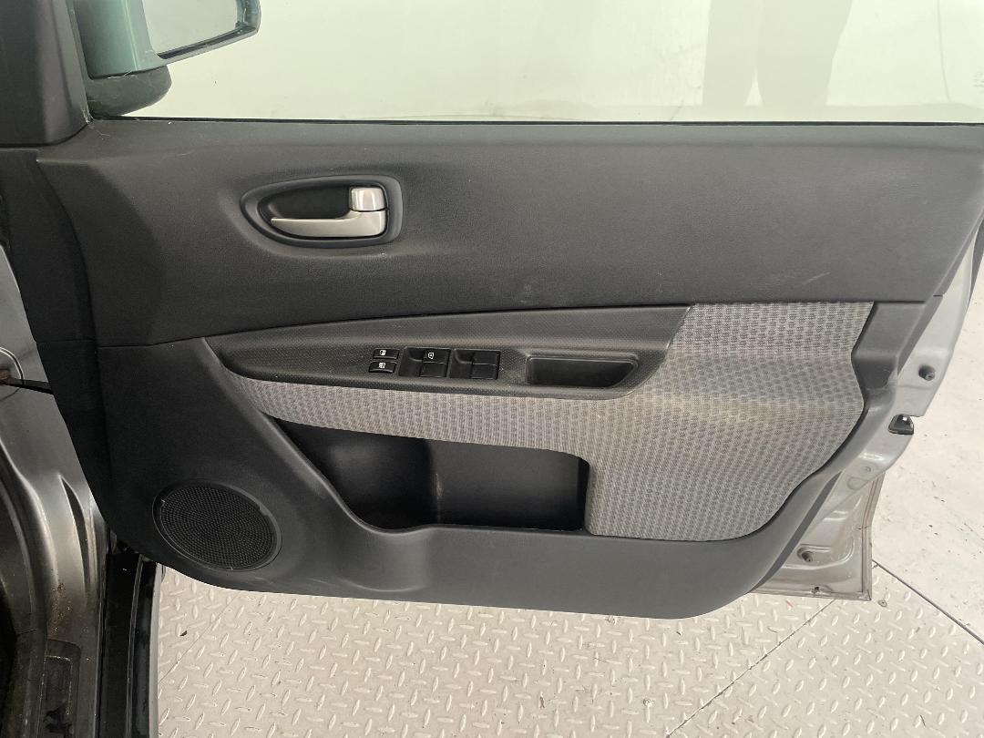 Photo '15' of Nissan Wingroad