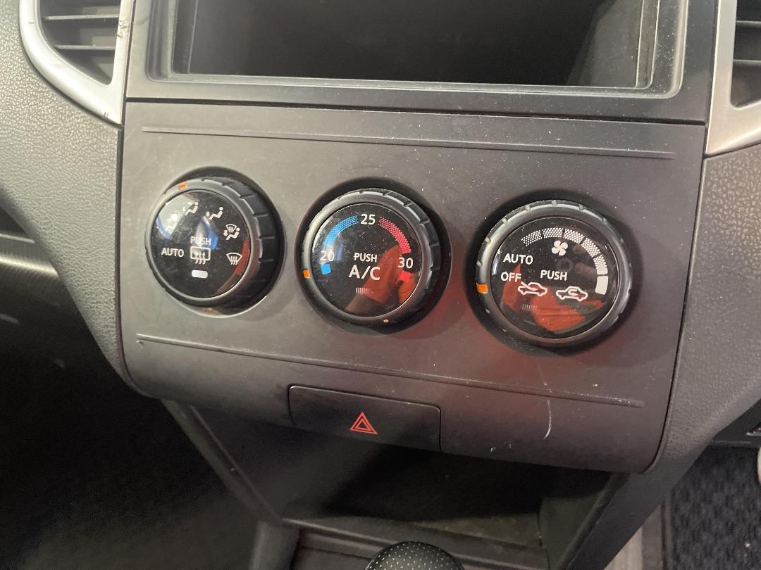 Photo '27' of Nissan Wingroad