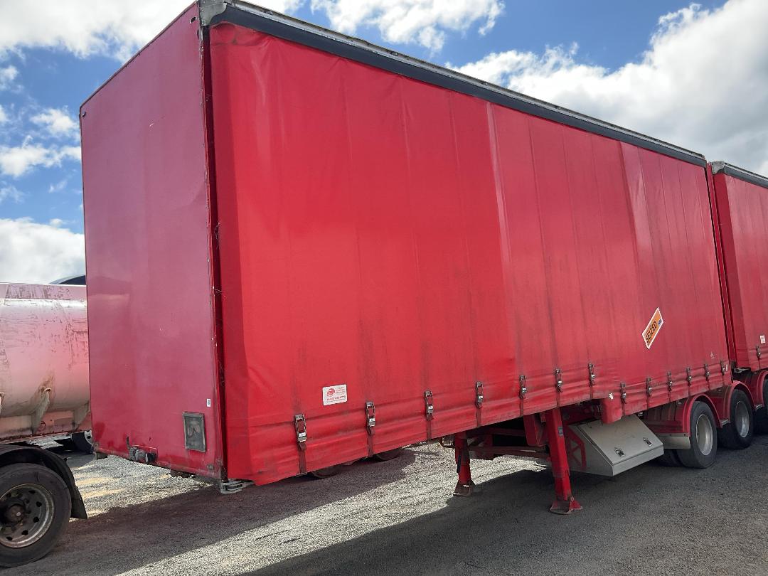 Photo '5' of ROADMASTER SG Curtainsider B-Train