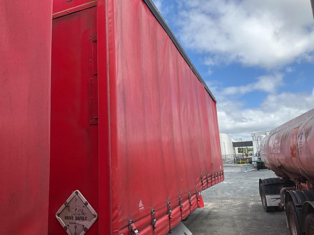 Photo '7' of ROADMASTER SG Curtainsider B-Train