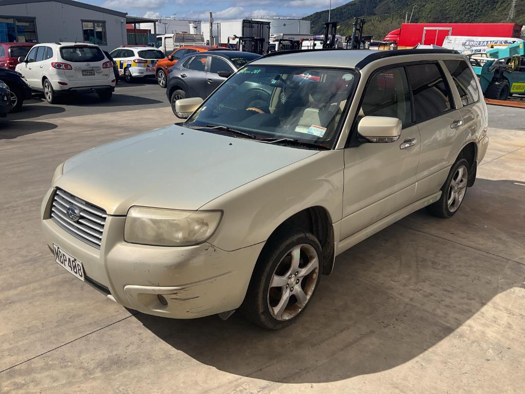 Damaged Subaru Forester 2006 in Wellington Seaview at Turners